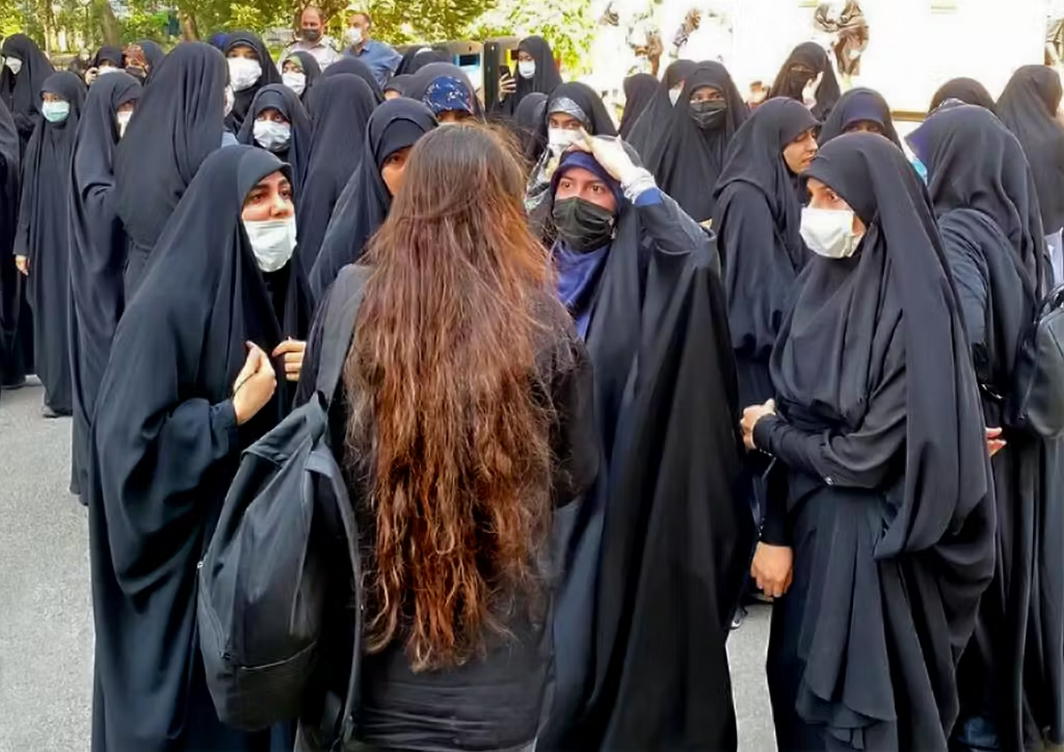 قانون حجاب، نه اعتبار حقوقی دارد نه قابل اجراست؛ نظرات منتقدان را نشنیدید