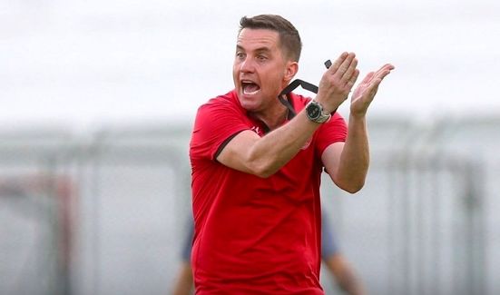 مربی برزیلی ماندنی شد