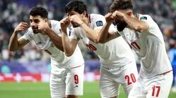 عکس | پاسخ جنجالی تیم ملی به شعار کنایه آمیز هواداران اماراتی!