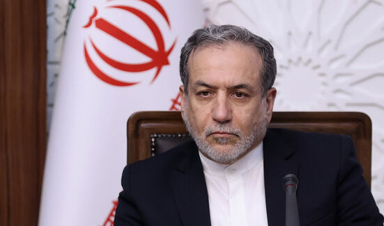 انتقاد عراقچی از مواضع پاریس در قبال تحولات ایران