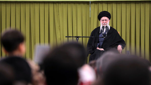 رهبر انقلاب: اگر این دفعه آمریکا جنگی راه بیندازند، این جنگ، جنگ منطقه‌ای خواهد بود