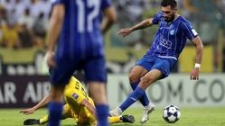 عارف آقاسی به خاطر مصاحبه جنجالی عذرخواهی کرد