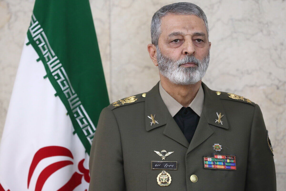 فرمانده کل ارتش: ایران به دنبال گسترش جنگ نیست اما پاسخ هر تجاوزی را کوبنده‌تر از قبل خواهد داد