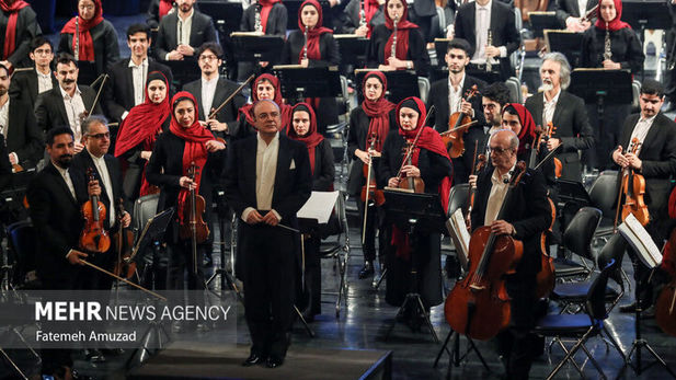 نوازندگی و خوانندگی را بای یک شغل واقعی دید