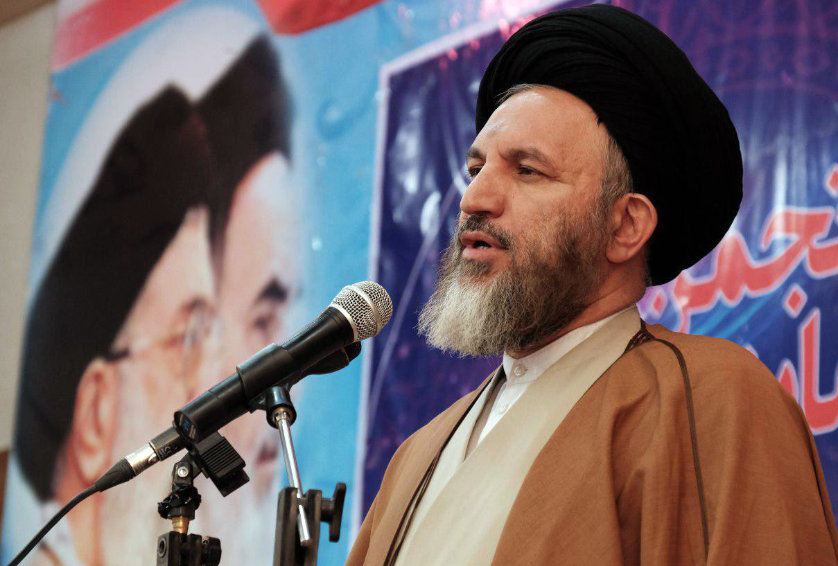 ملک حسینی: اینکه کسانی که از بسیاری منافع برخوردارند، مردم را به مقاومت دعوت کنند، درست نیست