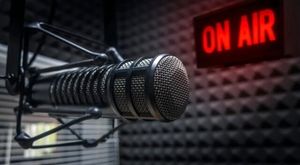 دوبله «وقت نمایش» با 15 گوینده