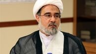 افرادی در غرب مردم ما را از برداشتن روسری، به برهنگی تشویق می‌کنند