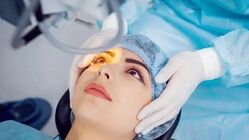 آیا سن در انجام عمل لازک اهمیت دارد؟ بهترین بازه سنی برای جراحی لیزری چشم