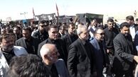 پزشکیان همراه با زائران امام رضا (ع) قدم برداشت