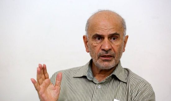 مومنی: وقتی بنیه تولیدی کشور تضعیف می‌شود، حوزه مالی حکومت نیز سقوط می‌کند