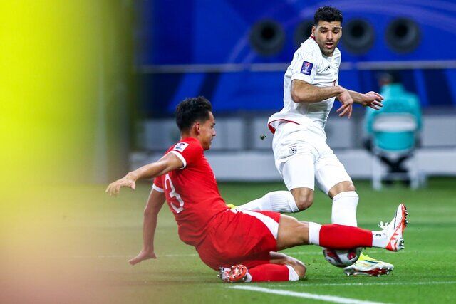 ویدئو | حواس‌پرتی بانمک مهدی طارمی در نشانه‌گیر اشتباه نی در لیوان نوشیدنی!