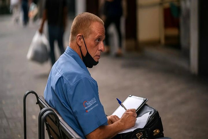 قوانین عکاسی خیابانی؛ آنچه هر عکاس باید قبل از فشردن شاتر بداند!