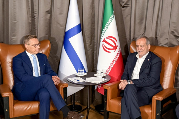 پزشکیان در دیدار با رئیس‌جمهور فنلاند: ایران هیچ قصدی برای ساخت سلاح هسته‌ای ندارد