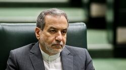 عراقچی: دستگاه دیپلماسی اقدامات مرتبط با مواد قانونی برنامه هفتم را اجرا می‌کند