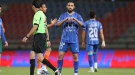 منیر الحدادی رسما برای آلباسته توپ می‌زند