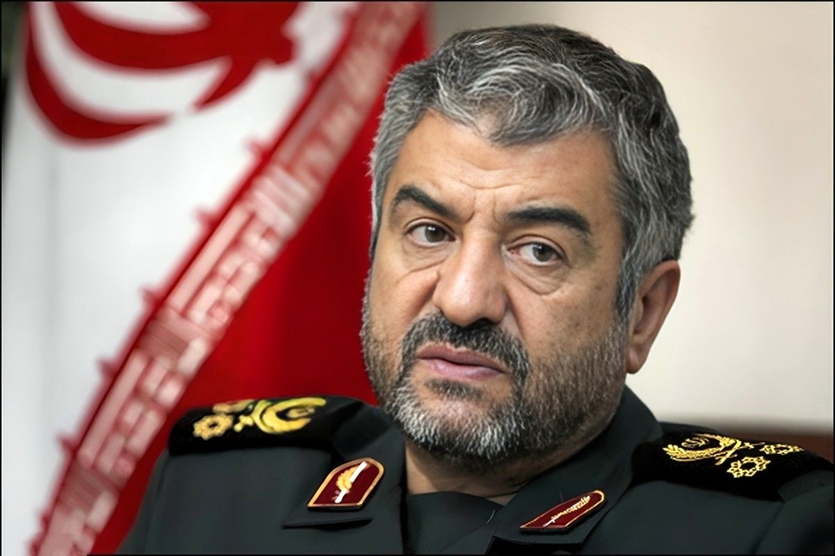 جعفری: از حاج قاسم خواستم که از بشار بخواهد تا مردم مسلح شوند