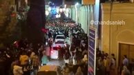 تصاویر هجوم عجیب مردم به کلیسای وانک؛ ورودی کلیسا آسیب دید!