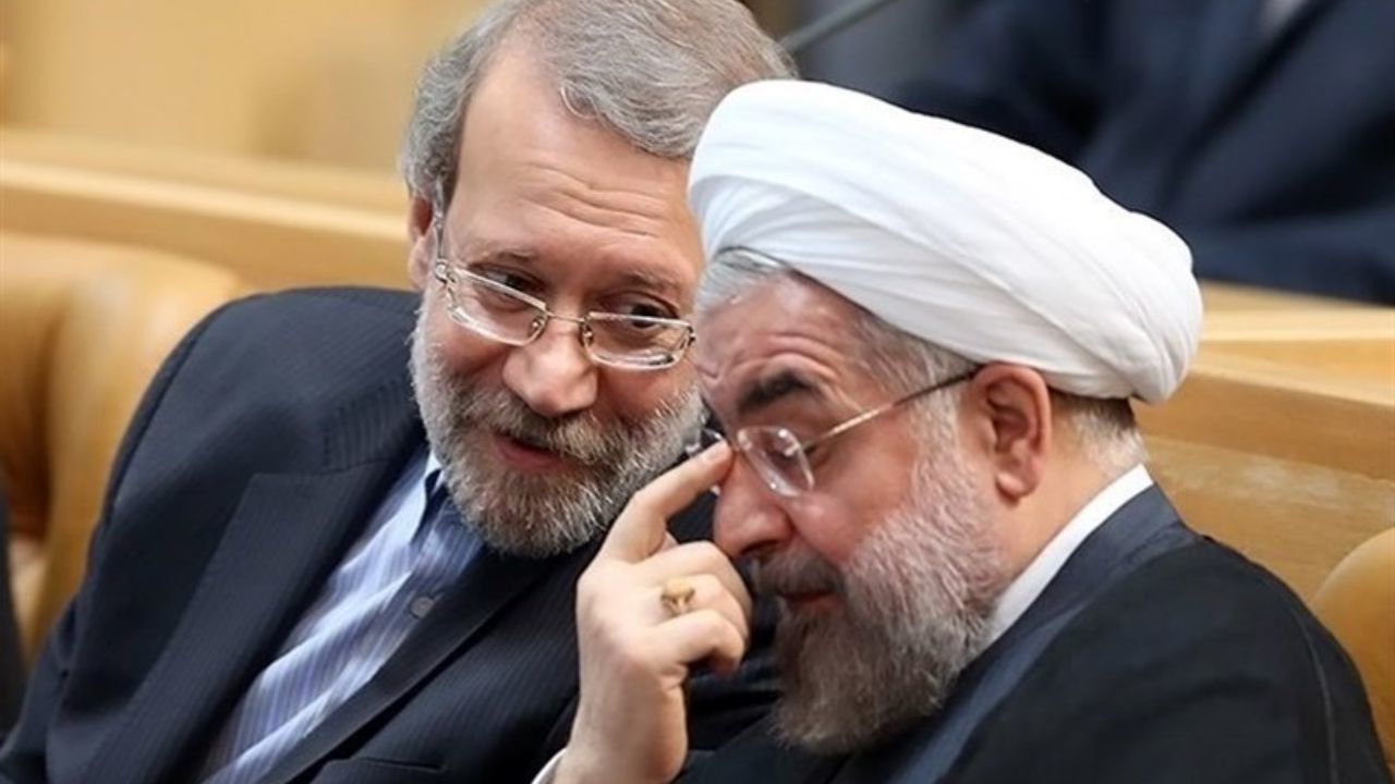 عکسی از حضور حسن روحانی و علی لاریجانی در مراسم بزرگداشت شهدای خدمت