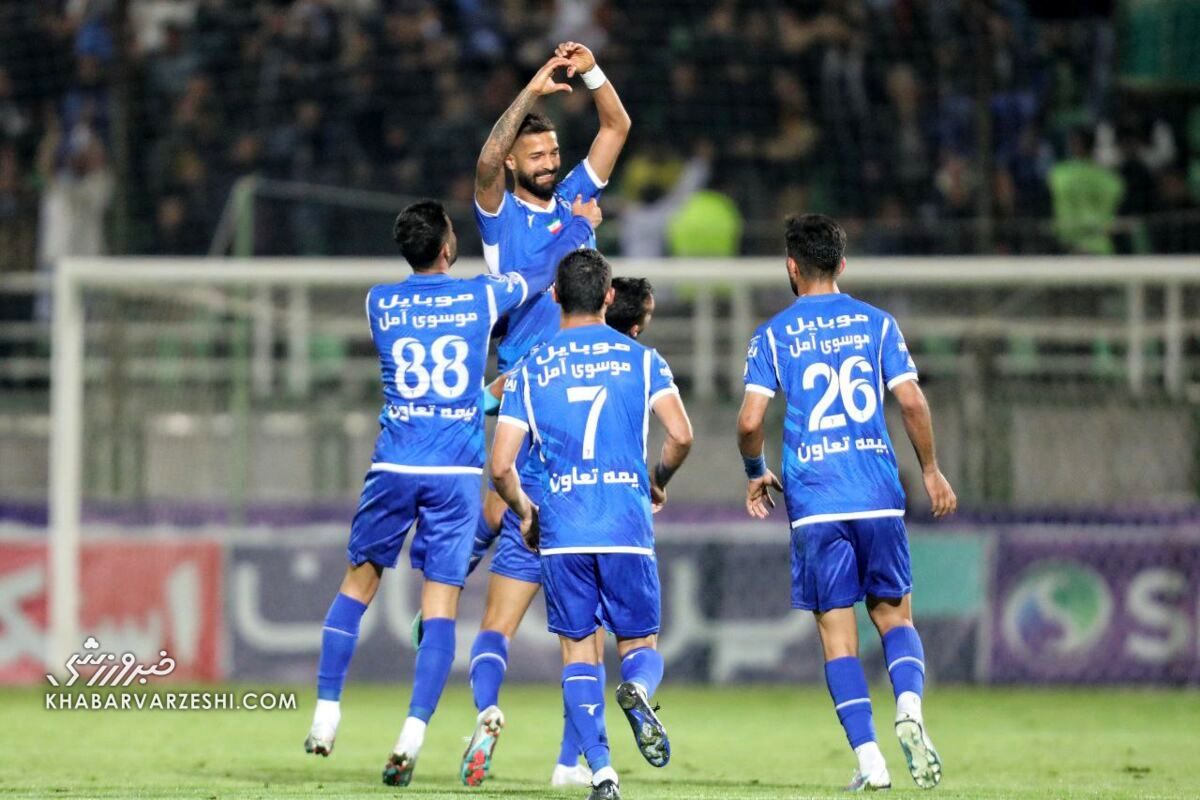 استقلال صدرنشین ماند