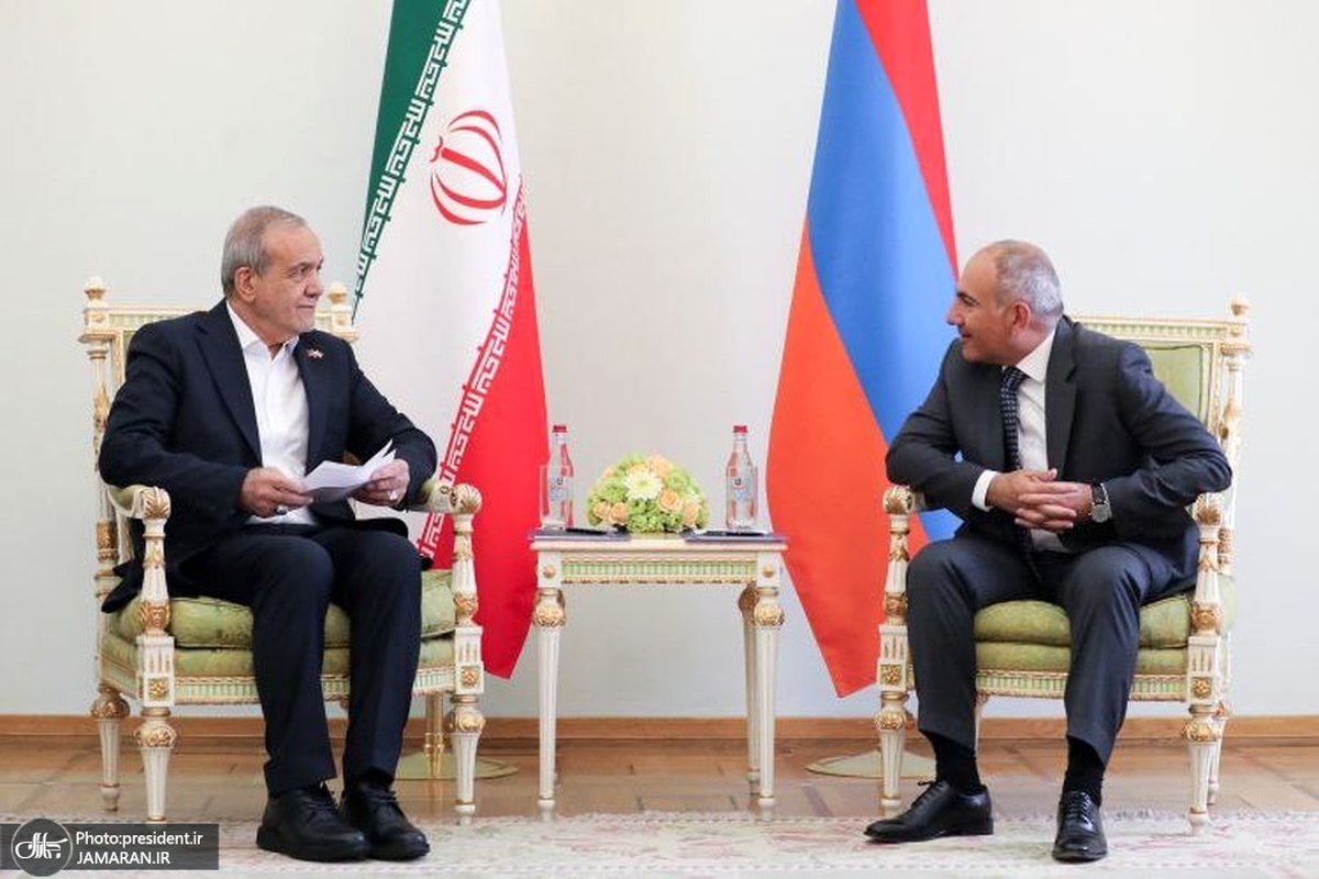 امضای یک بیانیه مشترک و ۱۰ سند همکاری میان ایران و ارمنستان