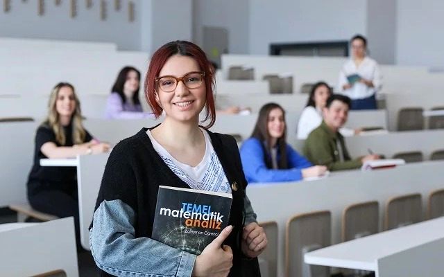 چرا تحصیل پزشکی در ترکیه یک فرصت طلایی برای دانشجویان ایرانی است؟