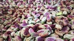 قیمت مغز پسته طی ۱۰ روز از ۲ میلیون تومان به ۲ میلیون و ۷۰۰ هزار تومان رسیده است