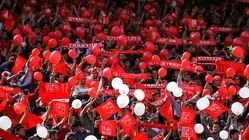 عکس‌ | تراکتوری‌ها در خانه هوادار فوت‌شده