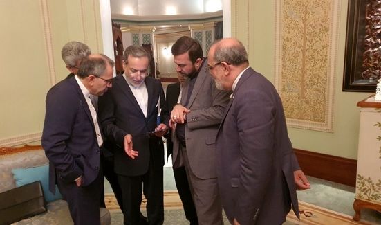 هیئت ایرانی عازم محل مذاکرات شد